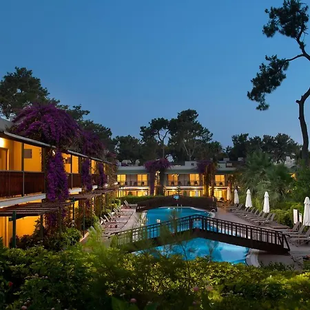 Resort Turquoise Side