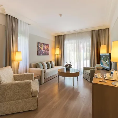 Resort Turquoise Side