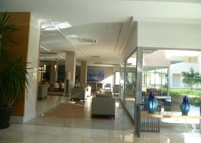 Turquoise Semesteranläggning (resort) Side