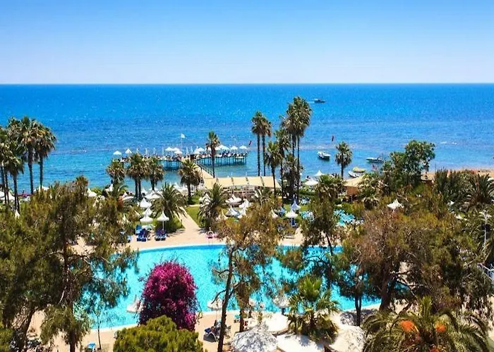 Resort Turquoise Side