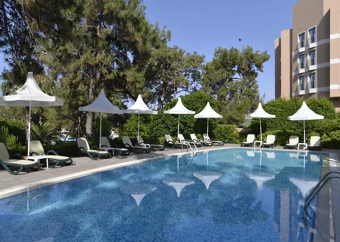 Resort Turquoise Side