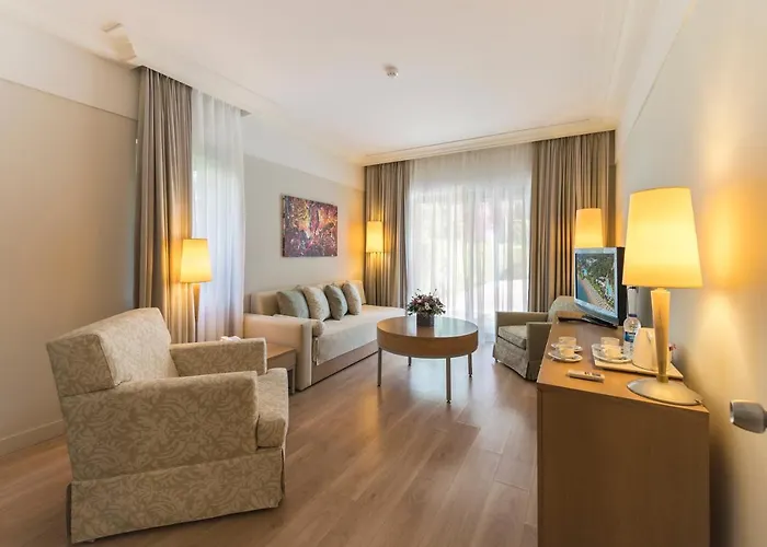 Resort Turquoise Side